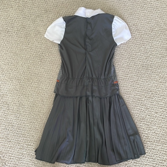 Hermione Dress and Gryffindor Robe (Harry Potter) - Picture 7 of 7